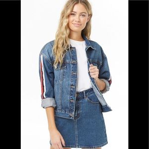 LIKE NEW F21 JEAN JACKET.